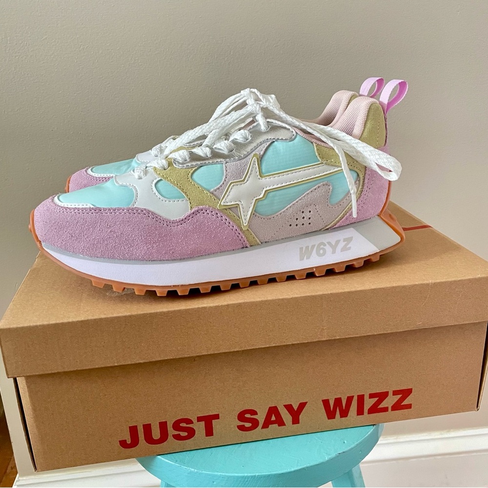W6YZ Just Say Wizz Loop Sneaker Pastel Lilac Paglia White Women’s Size 39 NEW
